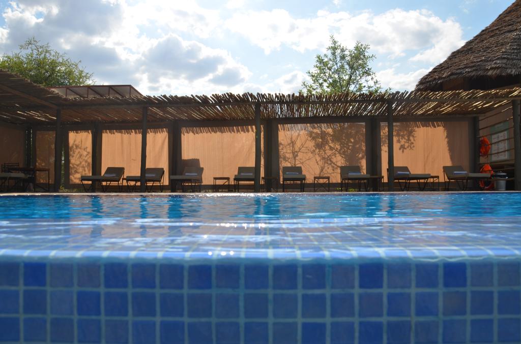 swimming-pool